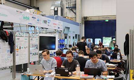Vom Hackathon am KIT in Karlsruhe und warum sich ein unternehmerisches  Engagement im studentischen Umfeld lohnt.