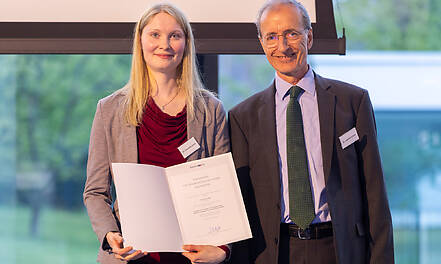 Dr. Franziska Babel für herausragende Dissertation mit Südwestmetall-Förderpreis geehrt