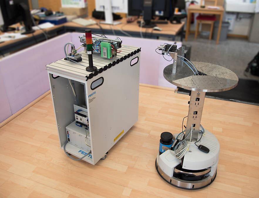 Unter dem Namen “LogiRob – Multi-Robot-Transportsystem“ werden an der Hochschule Ulm zukünftig roboterbasierte Transportsysteme entwickelt