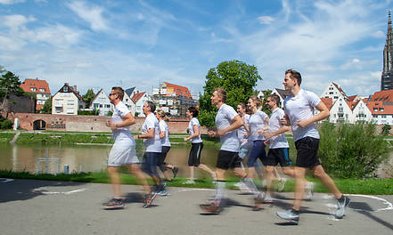 Unter dem Motto „One team, one spirit“ legten Läufer*innen der Unternehmensberatung Ingenics aus Ulm weltweit Kilometer zurück.