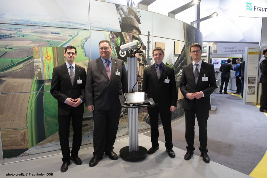 Am Messestand des Fraunhofer Instituts für Optronik, Systemtechnik und Bildauswertung wurden innovative Produkte und Dienstleistungen vorgestellt.