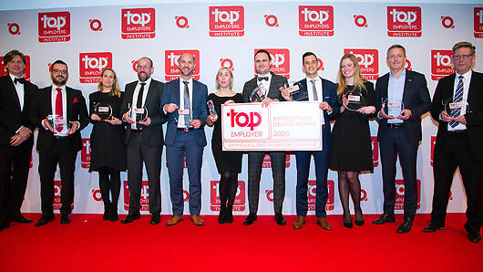 Gruppenfoto beim Top Employers Certification Dinner 2020 in Düsseldorf, Ingenics belegte den dritten Platz in der Kategorie Mittelstand